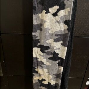Neiman Marcus Men’s Cashmere Scarf